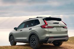 Honda 'tất tay' với xe hybrid, hé lộ về CR-V đời mới