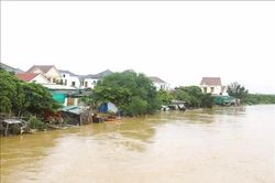 Vượt sông Hội Nguyên trong đêm đưa học sinh bị co giật đi cấp cứu