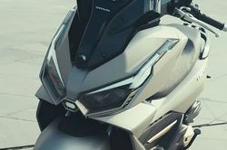 Xe tay ga hybrid 150cc, trang bị nhỉnh hơn Honda SH, giá hơn 50 triệu đồng