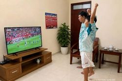 Nếu mệt rồi... bật ti vi thôi