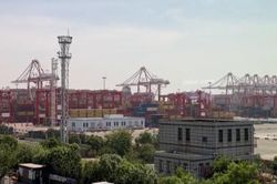 Trung Quốc phản đối các biện pháp “trừng phạt thứ cấp” của Mỹ