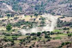 Saudi Arabia đánh chặn tên lửa Houthi hướng vào Riyadh