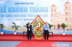 Đồng chí Phó Thủ tướng Thường trực Chính phủ Phạm Gia Túc thăm, chúc mừng Giáo phận Bùi Chu nhân dịp khánh thành Nhà thờ Chính tòa Bùi Chu