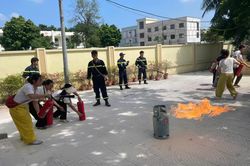 Hà Nội trang bị kỹ năng phòng cháy chữa cháy và cứu nạn cứu hộ cho giáo viên, học sinh