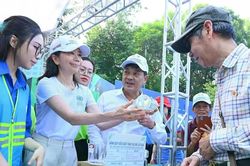 Chất thải nếu không được thu gom, phân loại sẽ là gánh nặng lớn cho hạ tầng đô thị