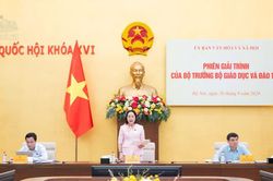 Phấn đấu mỗi xã có ít nhất một trường trung học phổ thông