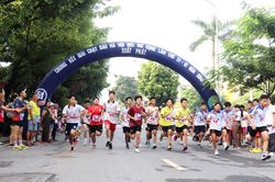 Giải chạy Báo HàNộimới mở rộng phường Kiến Hưng quy tụ nhiều CLB Runner