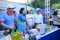 'Từ đĩa ăn sạch đến thành phố sạch': Giảm lãng phí thực phẩm để cứu môi trường