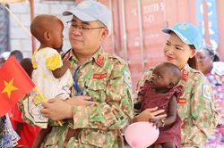 Khoảng lặng xúc động trước ngày lính mũ nồi xanh Việt Nam rời Nam Sudan