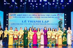 Tái hiện hành trình Di sản áo dài Việt tại sân khấu Lễ thành lập Liên Chi hội Văn hóa Áo dài Đà Nẵng