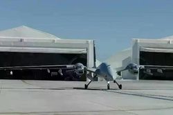 UAV Bayraktar Akinci tấn công cực mạnh nhờ tên lửa đạn đạo IHA-300