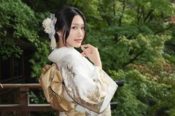 Vợ Đoàn Văn Hậu ghi điểm với kimono ở Nhật Bản
