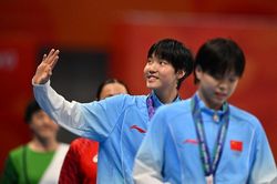 Kình ngư Trung Quốc 13 tuổi khiến ASIAD phải nhìn lại