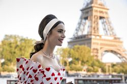 Paris hút khách nhờ hiệu ứng 'Emily in Paris'