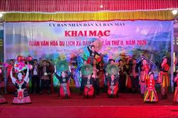 Bản Máy lan tỏa sắc màu văn hóa các dân tộc vùng biên