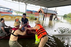 Thủ tướng Ch&iacute;nh phủ y&ecirc;u cầu chủ động ứng ph&oacute; mưa lũ, bảo đảm an to&agrave;n t&iacute;nh mạng, t&agrave;i sản của người d&acirc;n