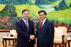 Phó Thủ tướng Thường trực Phạm Gia Túc chào xã giao Tổng Bí thư, Chủ tịch nước và Thủ tướng Lào
