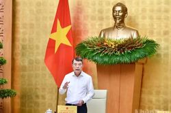 Ch&iacute;nh phủ y&ecirc;u cầu khẩn trương ho&agrave;n thiện t&aacute;m dự &aacute;n luật, nghị quyết