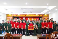 Tuyên dương CLB bóng chuyền Binh chủng Thông tin – Binh đoàn 19 vô địch U23 quốc gia