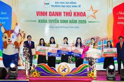 Hàng loạt suất học bổng ấn tượng tại Ngày hội vinh danh sinh viên xuất sắc và chào mừng tân sinh viên khóa 2026