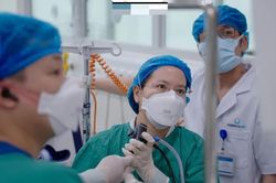 Răng lung lay rơi vào đường thở, cụ ông 90 tuổi đối mặt nguy cơ suy hô hấp
