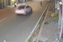 Ô tô hất văng 2 người đi xe máy rồi rời khỏi hiện trường ở Vũng Tàu