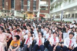 Vui Tết Trung thu, thêm gắn bó với bạn bè và mái trường