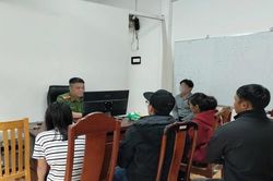 Kịp thời ngăn 2 bé gái chuẩn bị lên xe khách đi tìm việc nhẹ lương cao