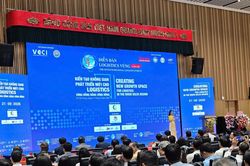 Kiến tạo kh&ocirc;ng gian ph&aacute;t triển mới cho logistics v&ugrave;ng Đồng bằng s&ocirc;ng Hồng