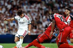 Mourinho chỉ trích trọng tài, Simeone phản ứng gắt