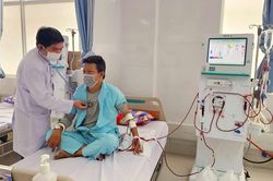 Tp.HCM đề xuất hỗ trợ 100% chi phí trả BHYT cho người chạy thận yếu thế