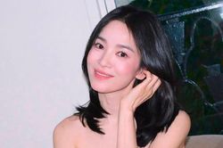 Song Hye Kyo hạnh phúc bên người đặc biệt quen 16 năm