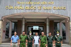 Vận động đối tượng truy nã đặc biệt từ Lào về Việt Nam đầu thú