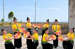 Để văn hóa dân gian sống trong cộng đồng