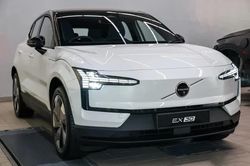 Volvo EX30 2027 giá gần 1,3 tỷ đồng, công suất 268 mã lực