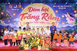 Đêm hội trăng rằm “Lồng đèn thắp sáng ước mơ” xã Liên Sơn