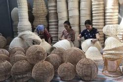 Hộ kinh doanh cung cấp dịch vụ qua nền tảng quốc tế thì phải khai, nộp thuế thay nhà thầu nước ngoài không?