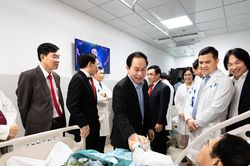 Phó Thủ tướng Chính phủ Lê Tiến Châu dự lễ khánh thành Bệnh viện Đại học Quốc tế Hồng Bàng