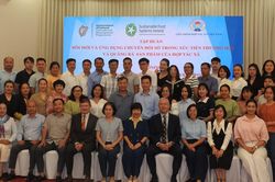'Cầm tay chỉ việc' HTX đổi mới sáng tạo, làm bao bì chuẩn, ứng dụng AI để bán hàng