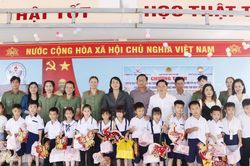 Ấm áp Trung thu và kỹ năng số cho trẻ em Cà Mau