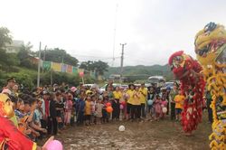 Mang Trung thu ấm áp đến sớm với trẻ em vùng khó khăn