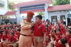 Đa dạng các hình thức tuyên truyền Luật An toàn giao thông