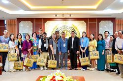 Lãnh đạo UBND tỉnh Cà Mau tiếp, làm việc với Hiệp hội Màu nước Quốc tế