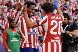 Derby Madrid bùng nổ: Atletico Madrid đánh bại Real Madrid 2-1, Mourinho đối mặt nhiều vấn đề