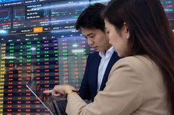 Nâng hạng chứng khoán: Thị trường có thể biến động, nhà đầu tư ứng phó thế nào?