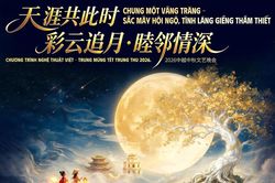 'Chung một vầng trăng, Sắc mây hội ngộ, Thắm tình láng giềng'