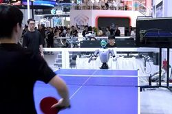 Doanh số bán robot hình người tăng tốc trên toàn cầu