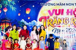 Vầng trăng cho những tuổi thơ cần được chở che
