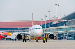 Hãng bay trẻ nhất Việt Nam chạm mốc 20 máy bay