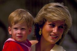 Hoàng tử Harry làm phim về Công nương Diana